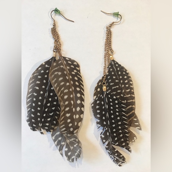 3 Pairs of Feather Earrings - Picture 2 of 4